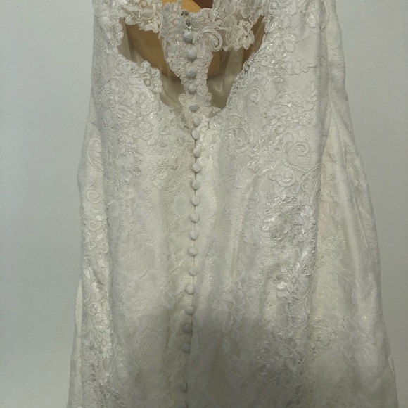 bridal gown - Picture 4 of 8